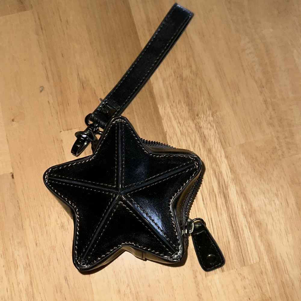 Black star purse